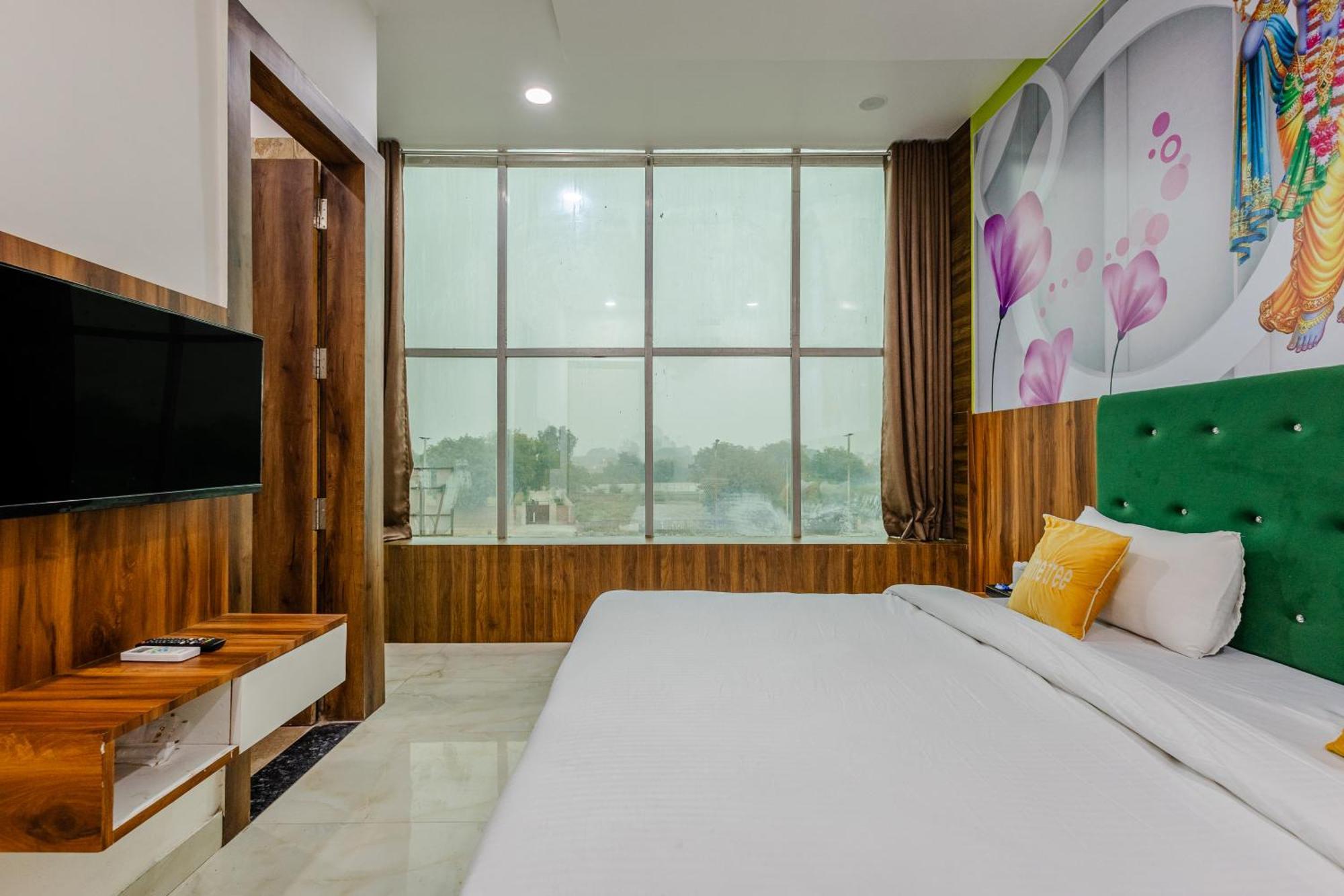 Lime Tree Hotel And Banquet Vrindāvan Eksteriør billede
