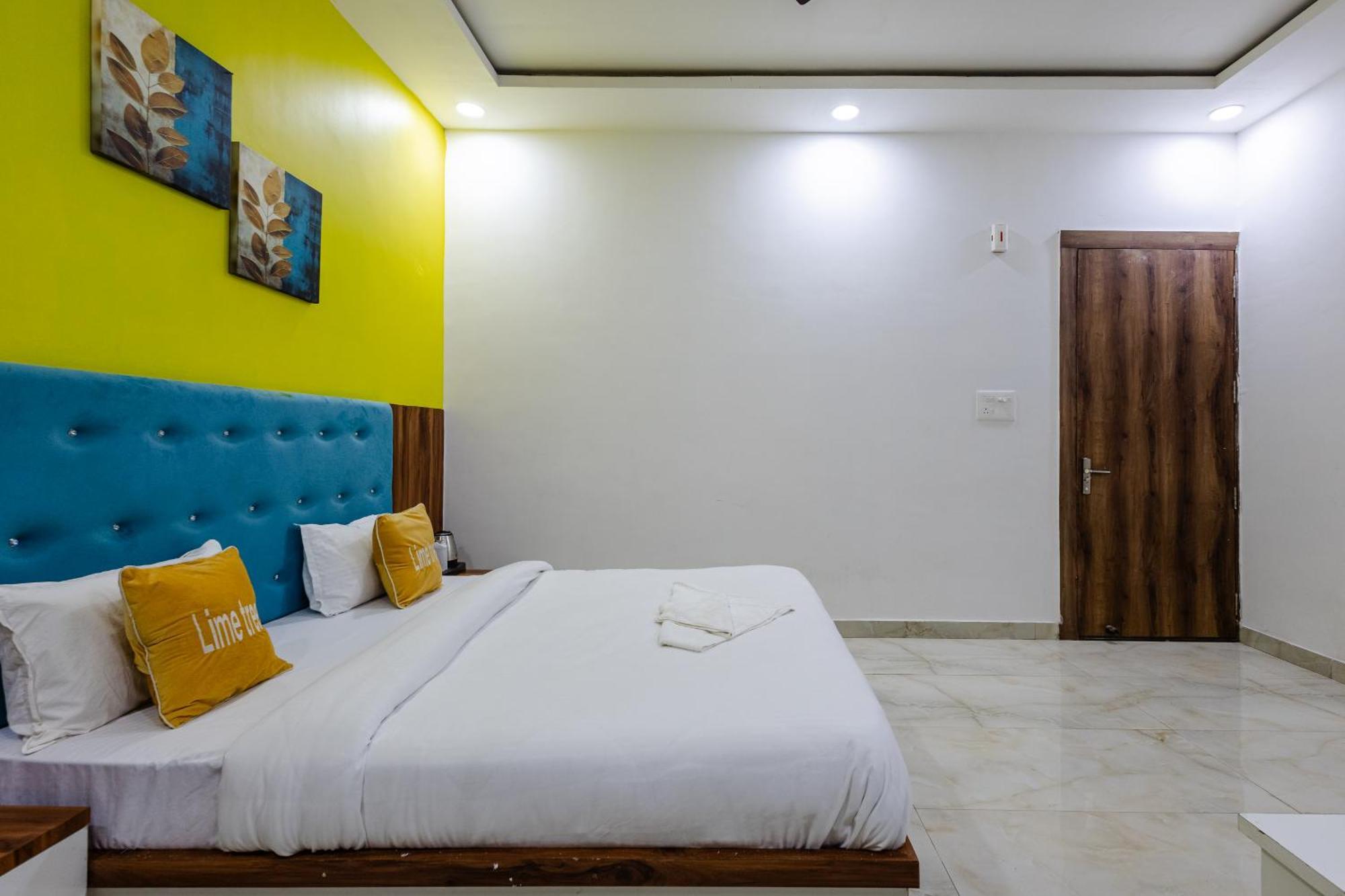 Lime Tree Hotel And Banquet Vrindāvan Eksteriør billede