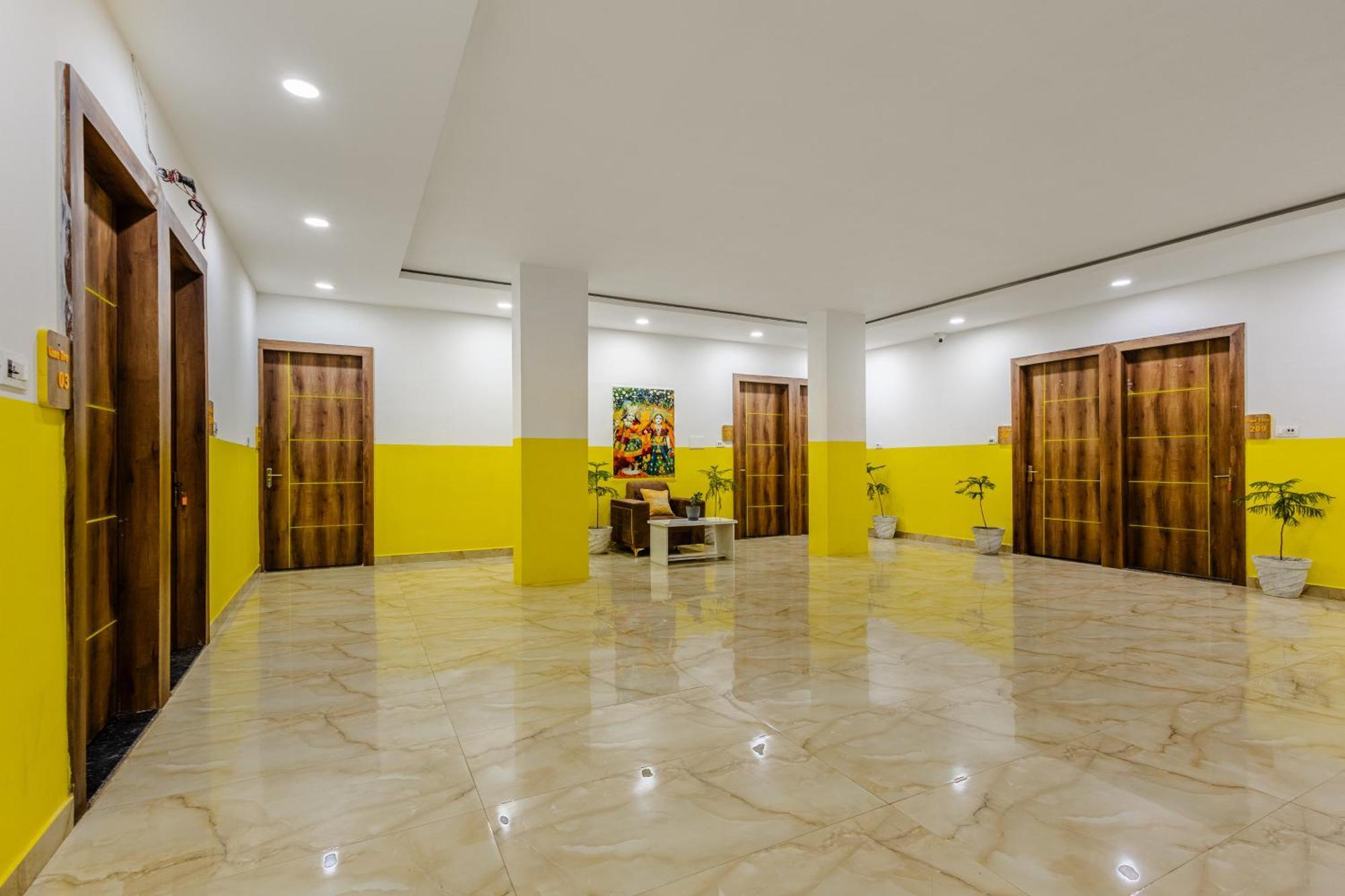 Lime Tree Hotel And Banquet Vrindāvan Eksteriør billede