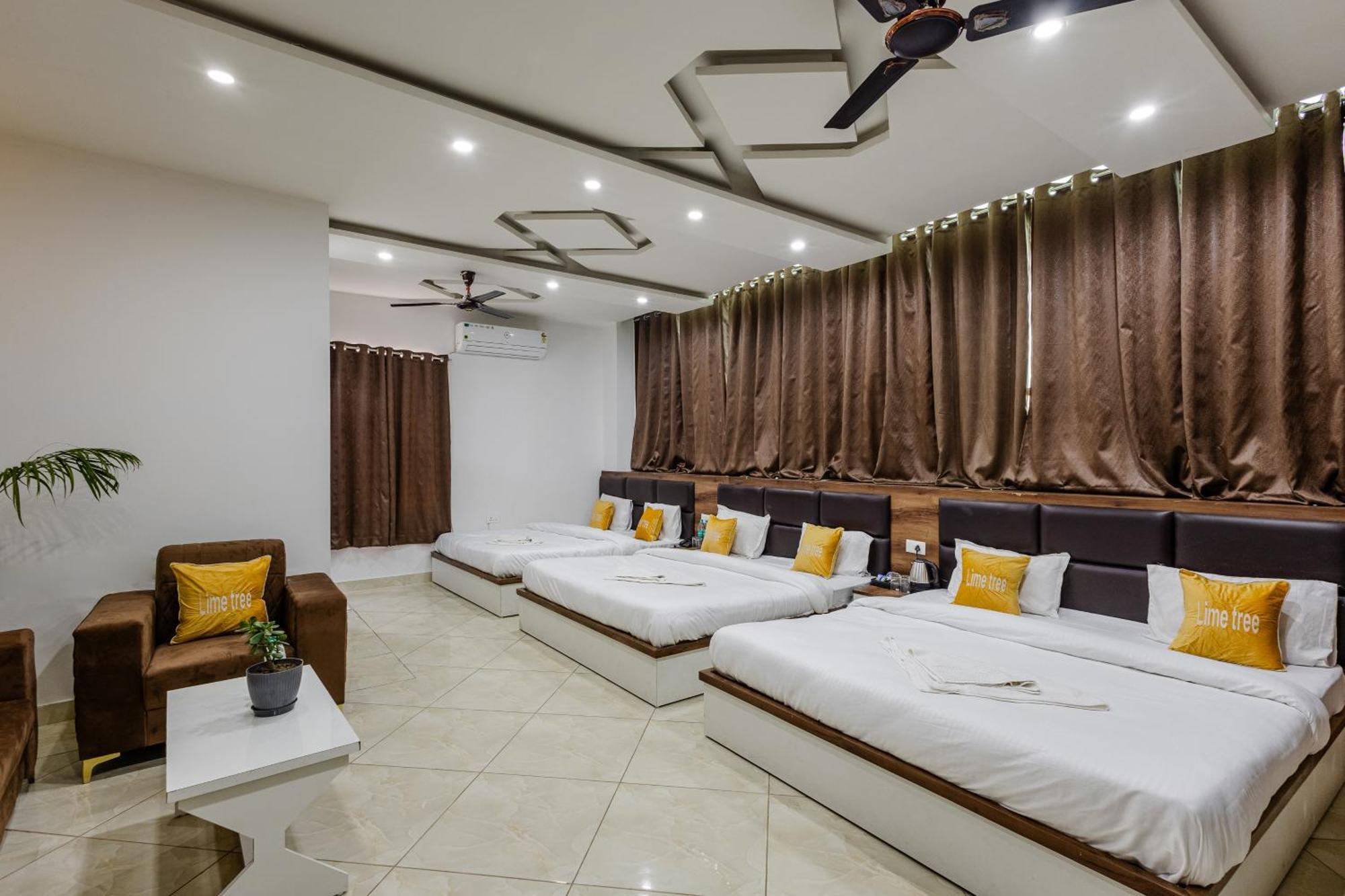 Lime Tree Hotel And Banquet Vrindāvan Eksteriør billede